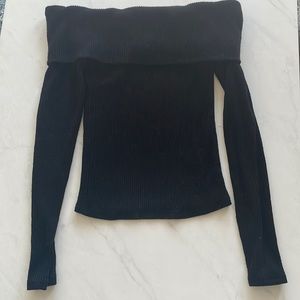 Off-the-shoulder Sweater